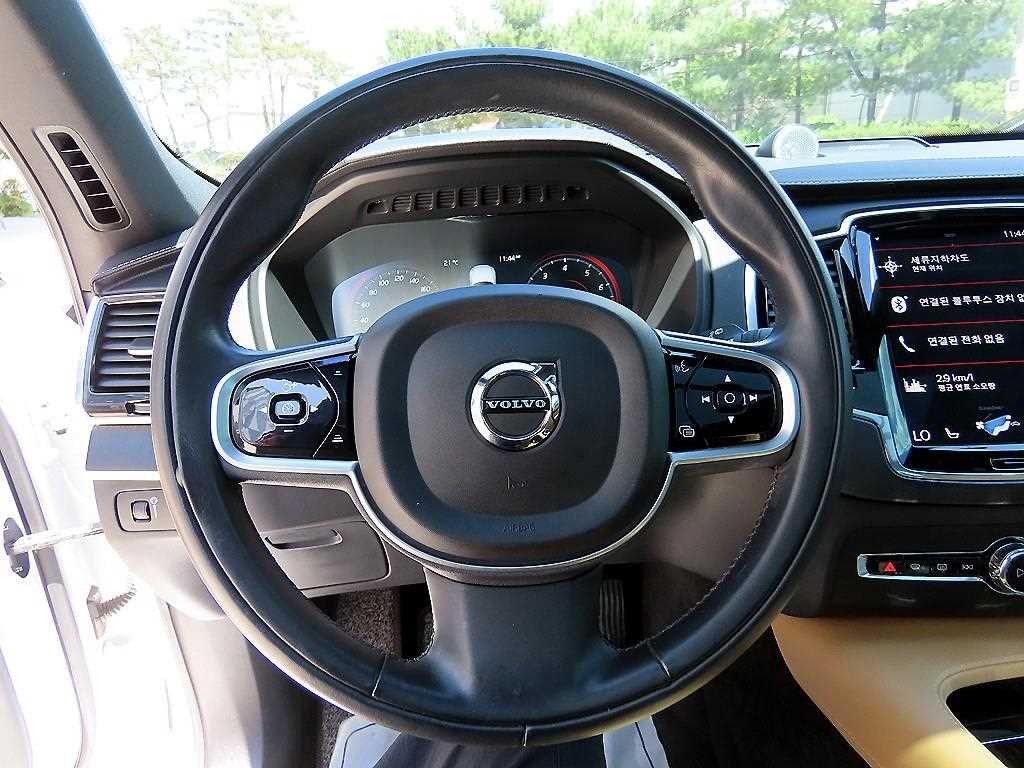 Volvo XC90 - Vista 8