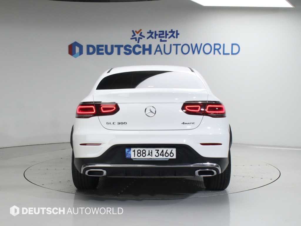 Mercedes Benz GLC Class - Vista 4