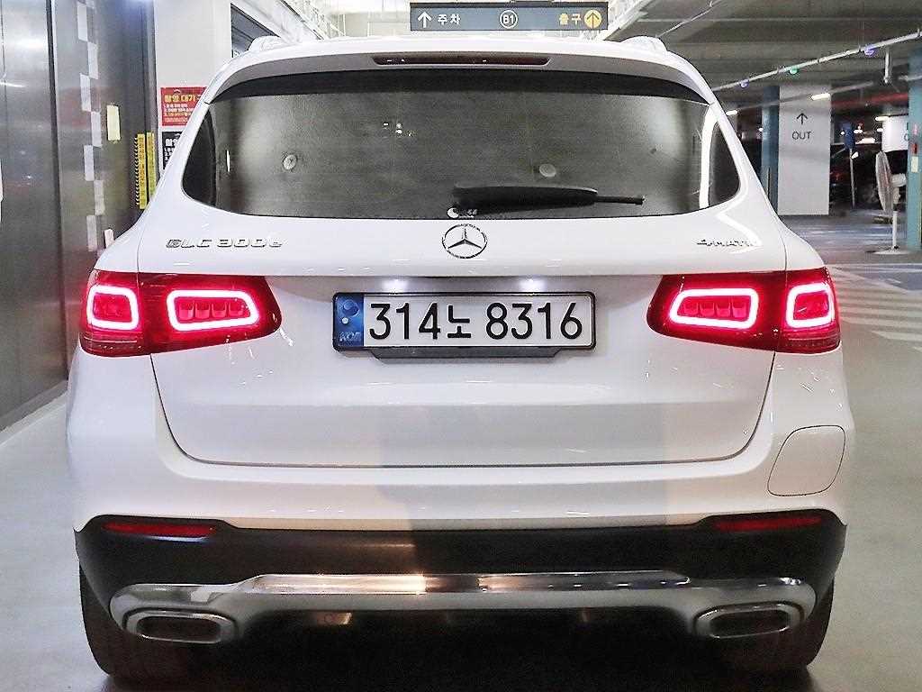 Mercedes Benz GLC Class - Vista 5