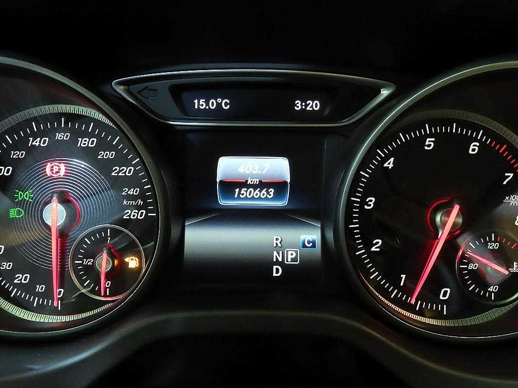 Mercedes Benz GLA Class - Vista 9