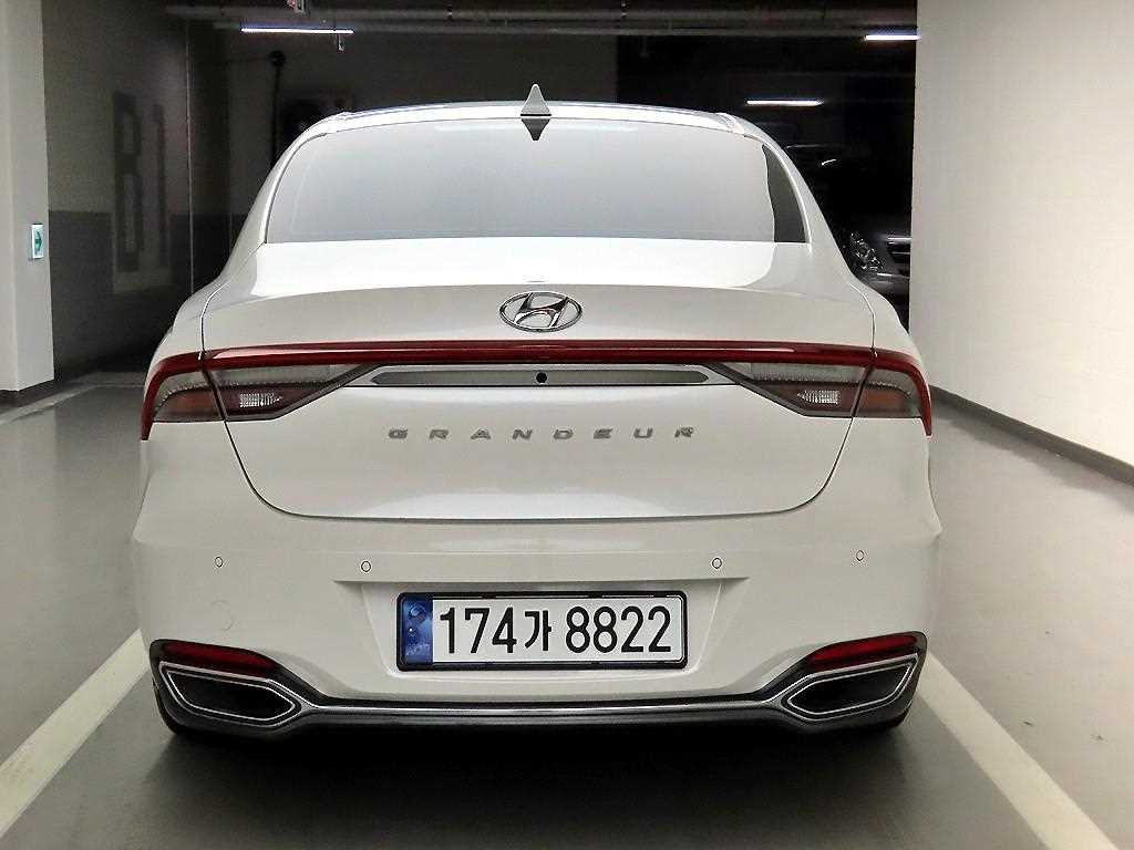 HYUNDAI Grandeur - Vista 3