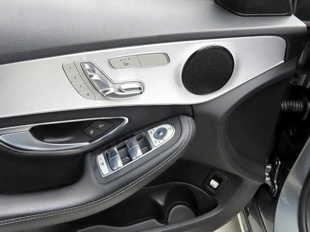 Mercedes Benz C Class - Vista 12