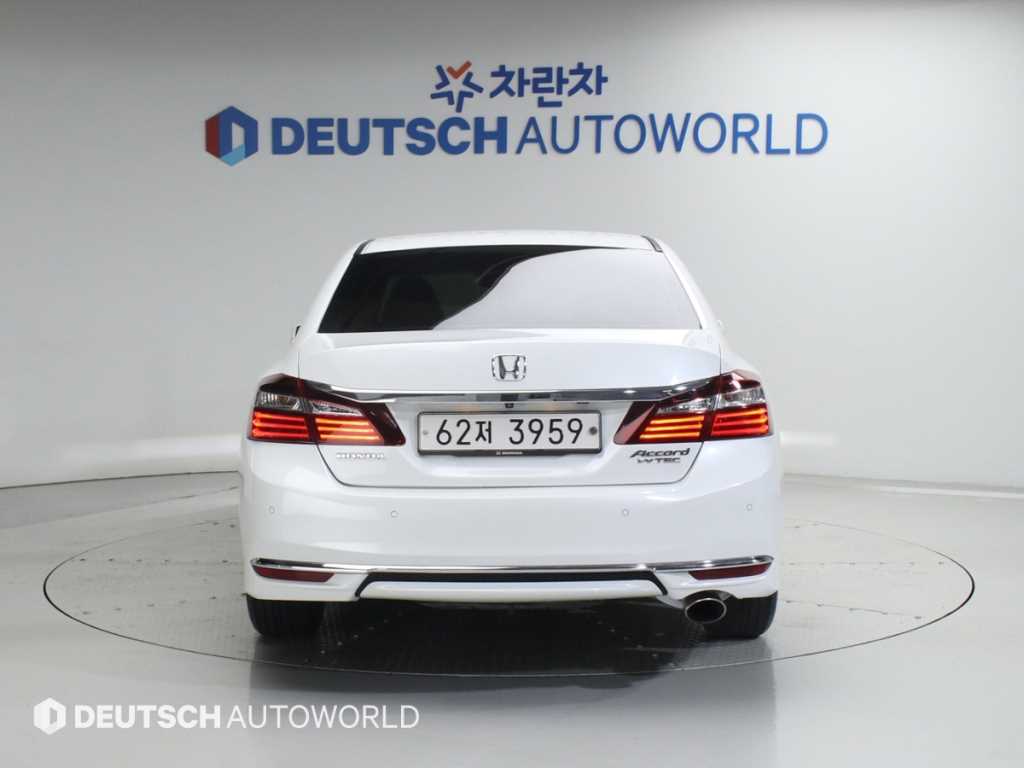 Honda Accord - Vista 4