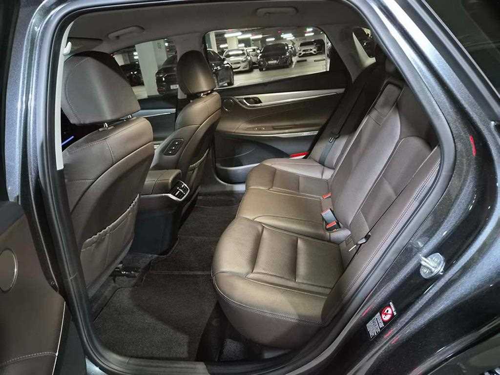 HYUNDAI Grandeur - Vista 7