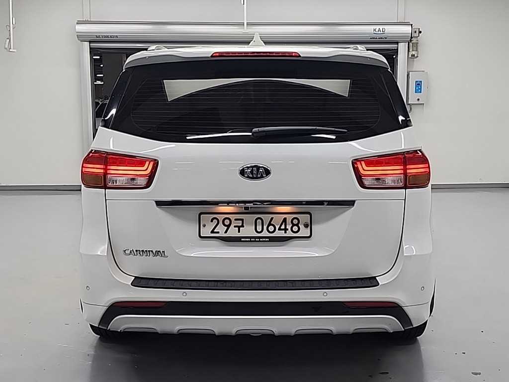 KIA Carnival - Vista 3