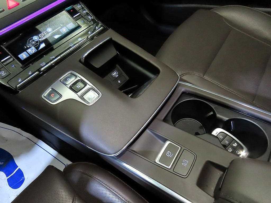 HYUNDAI Grandeur - Vista 12