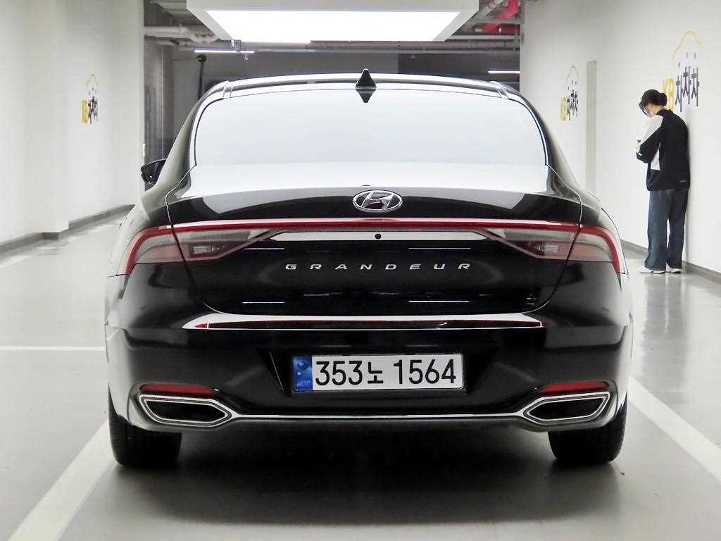 HYUNDAI Grandeur - Vista 3