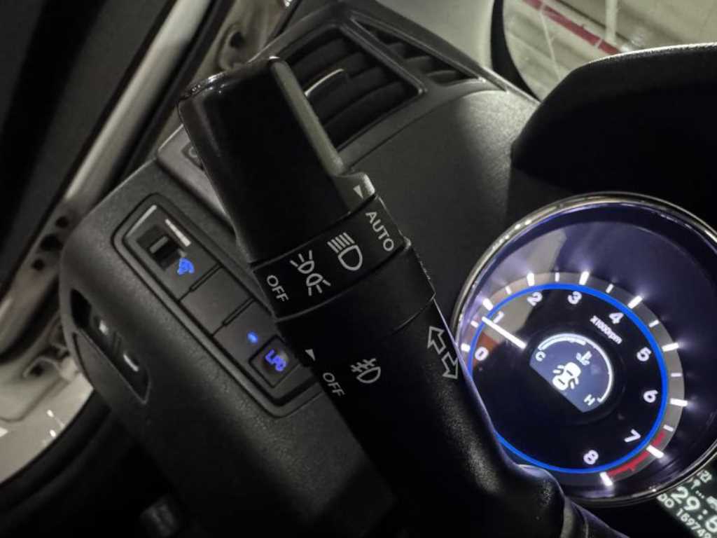 HYUNDAI Sonata - Vista 12
