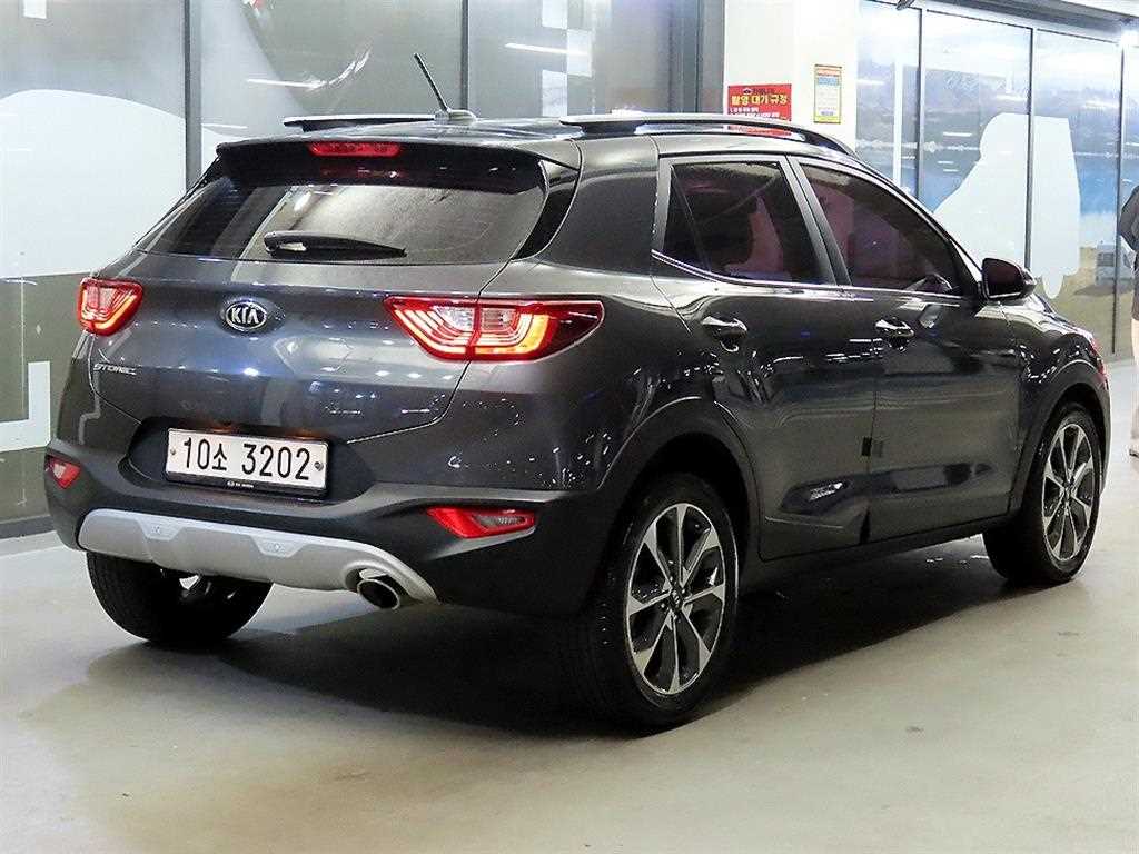 KIA Stonic - Vista 4