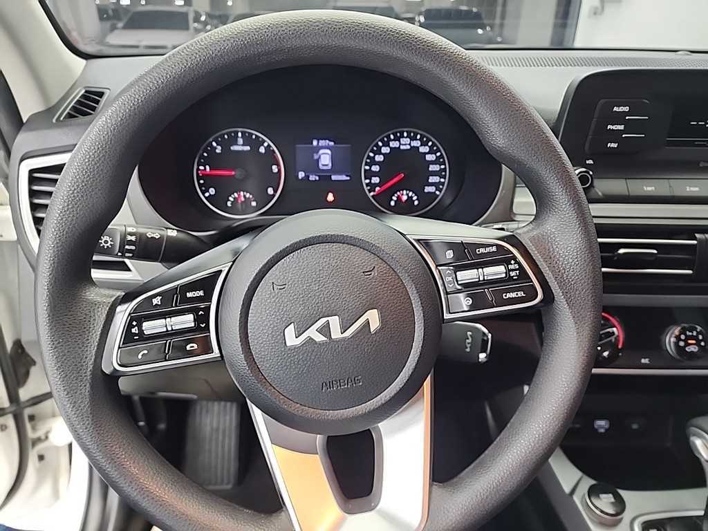 KIA Seltos - Vista 9
