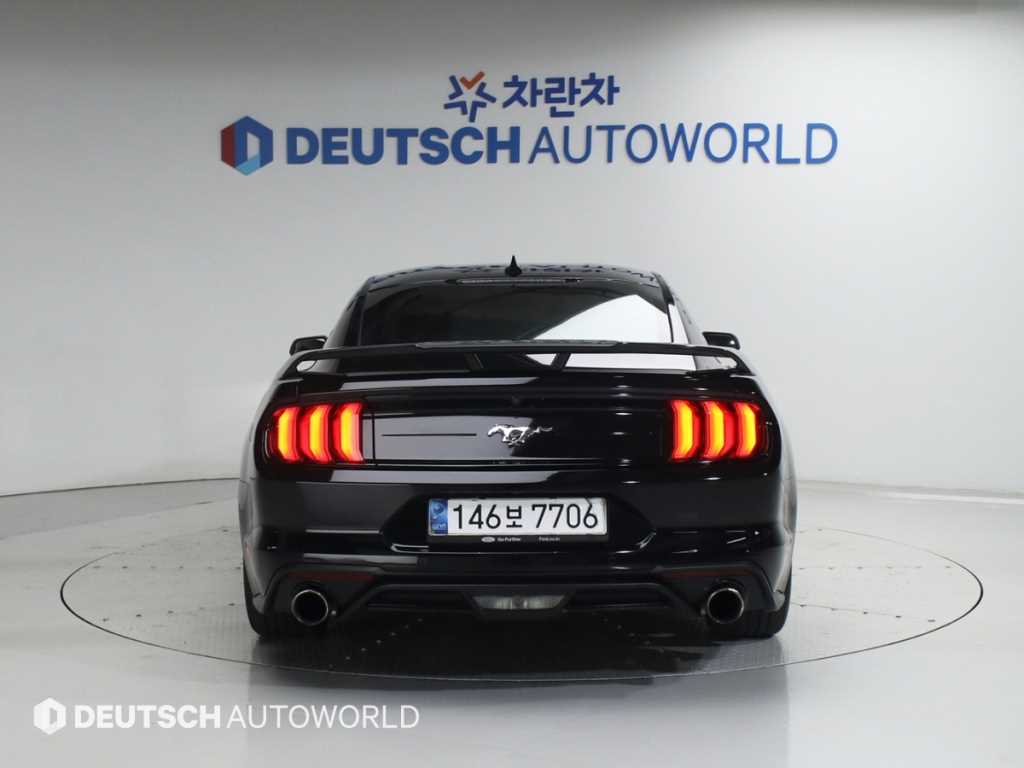 Ford Mustang - Vista 4