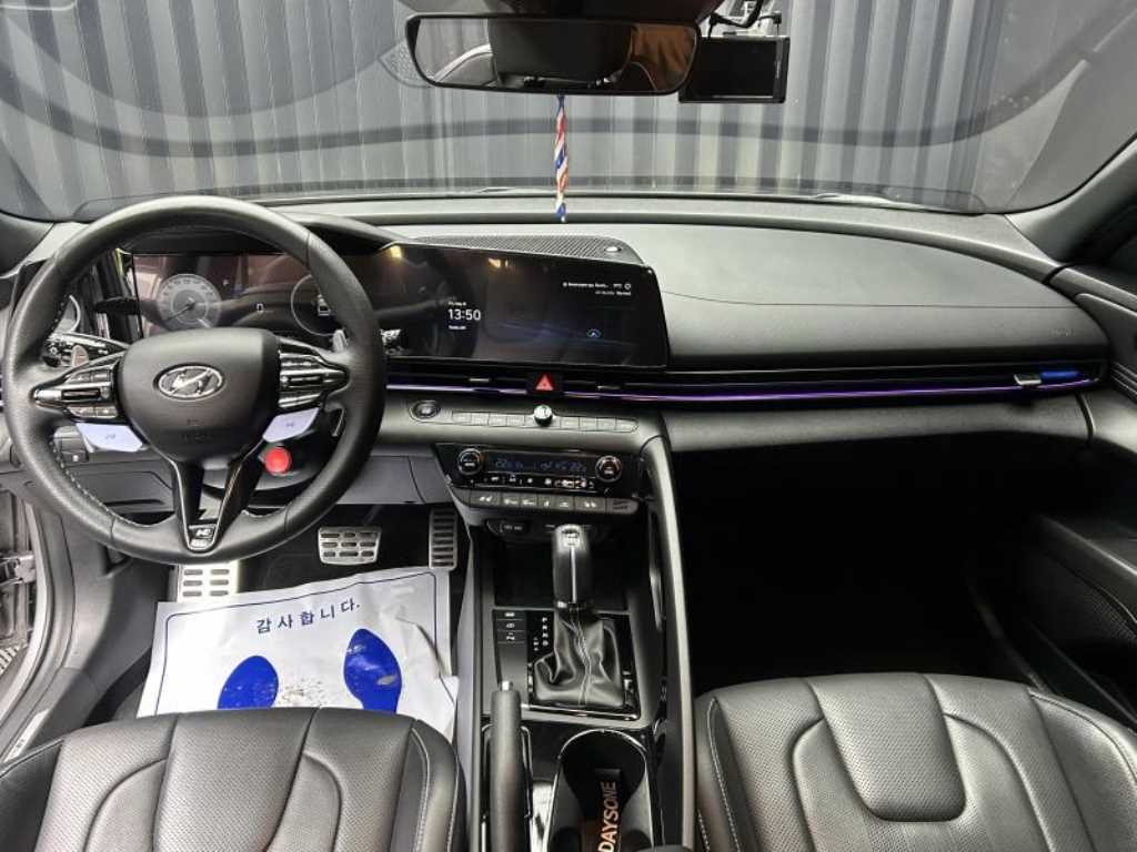 HYUNDAI Avante - Vista 9