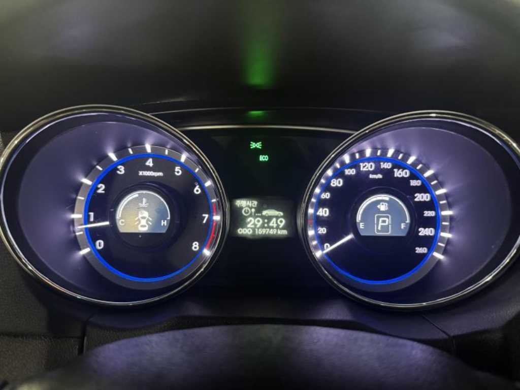 HYUNDAI Sonata - Vista 6