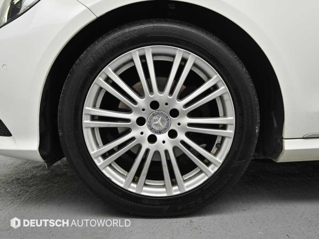 Mercedes Benz E class - Vista 5
