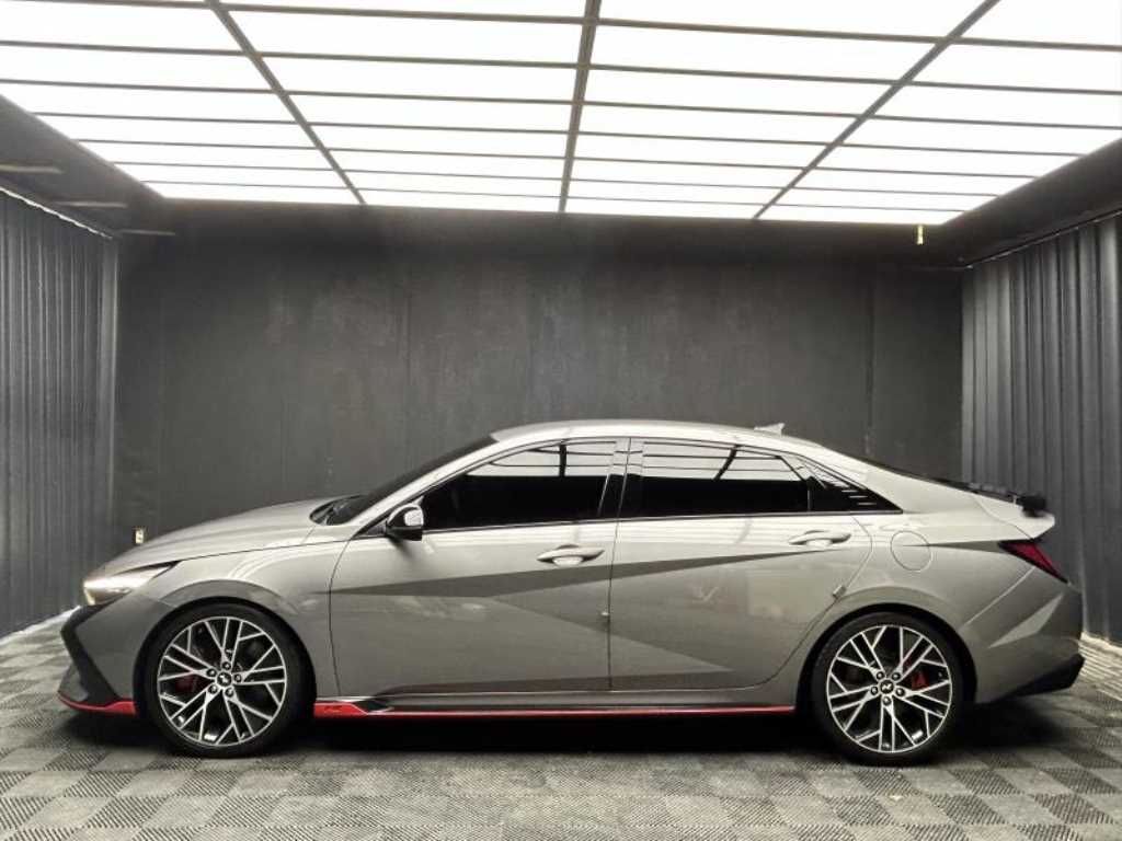 HYUNDAI Avante - Vista 2