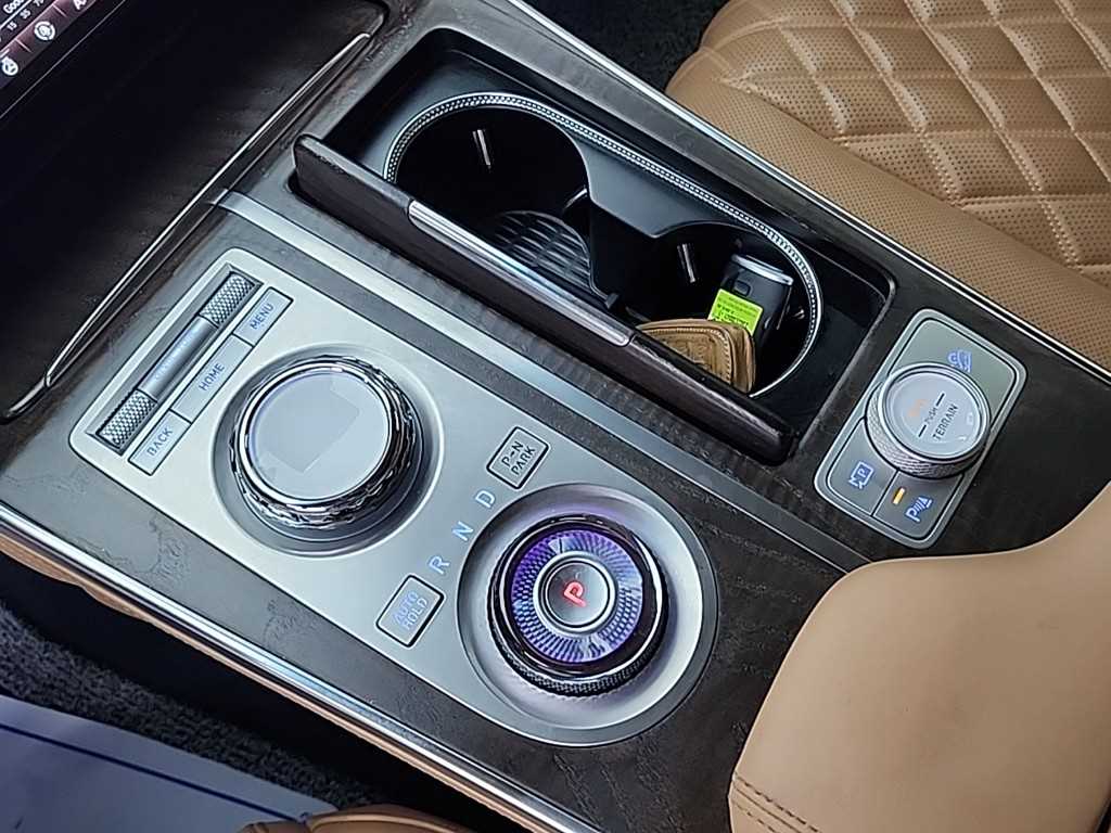 Genesis GV80 - Vista 7