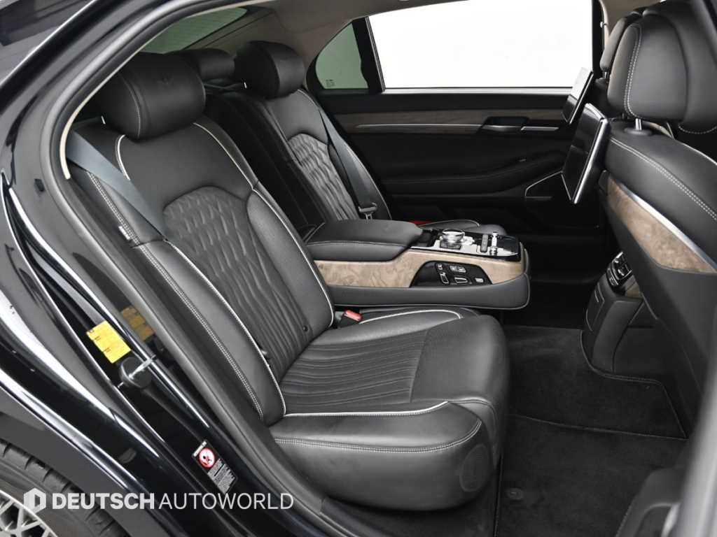 Genesis G90 - Vista 12