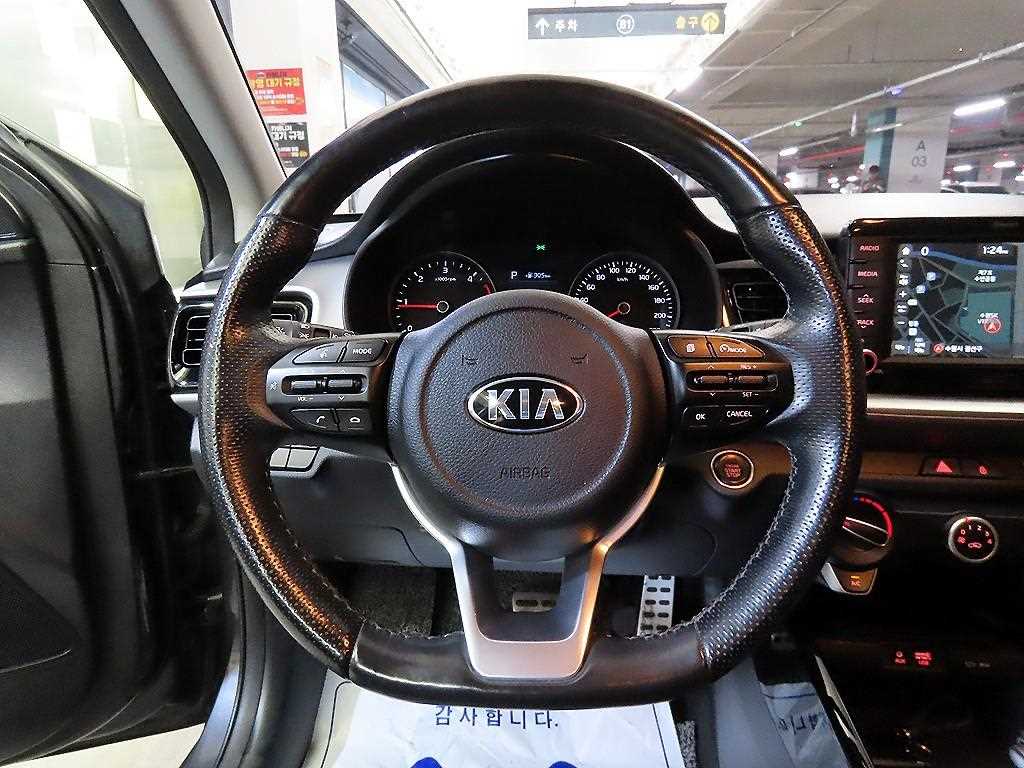 KIA Stonic - Vista 8