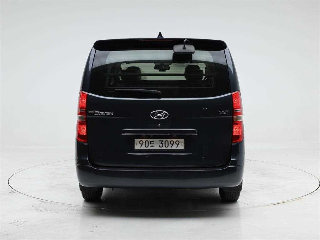 HYUNDAI Starex - Vista 5