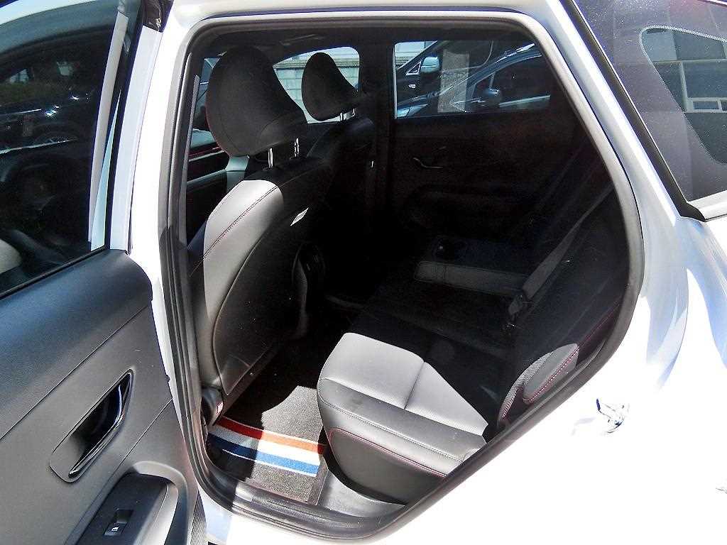 HYUNDAI Kona - Vista 6