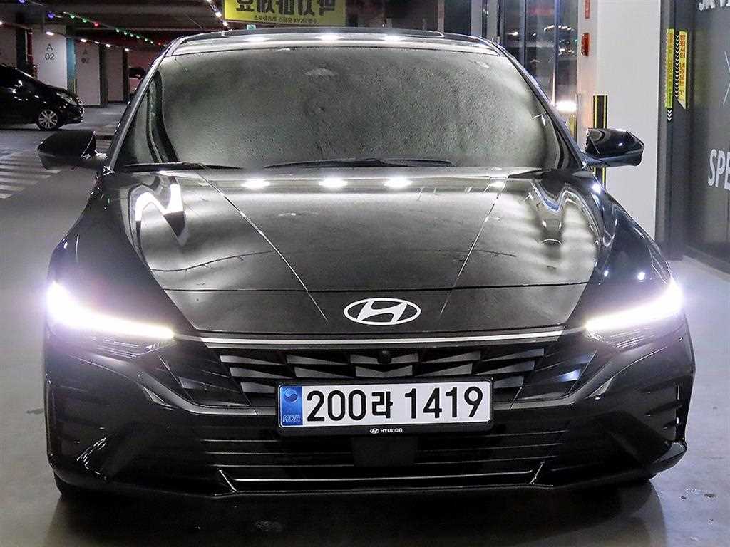 HYUNDAI Avante - Vista 2