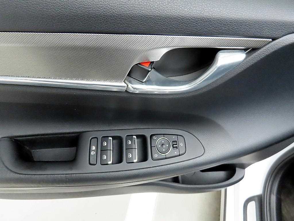 HYUNDAI Grandeur - Vista 11