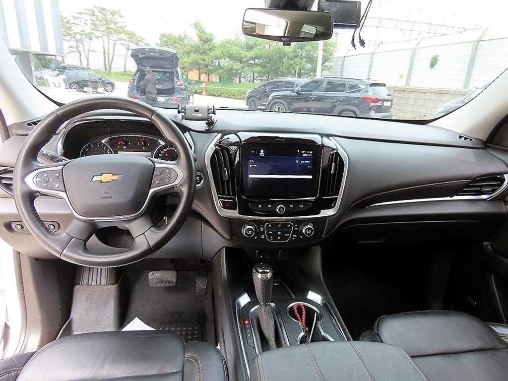 Chevrolet Travers - Vista 7