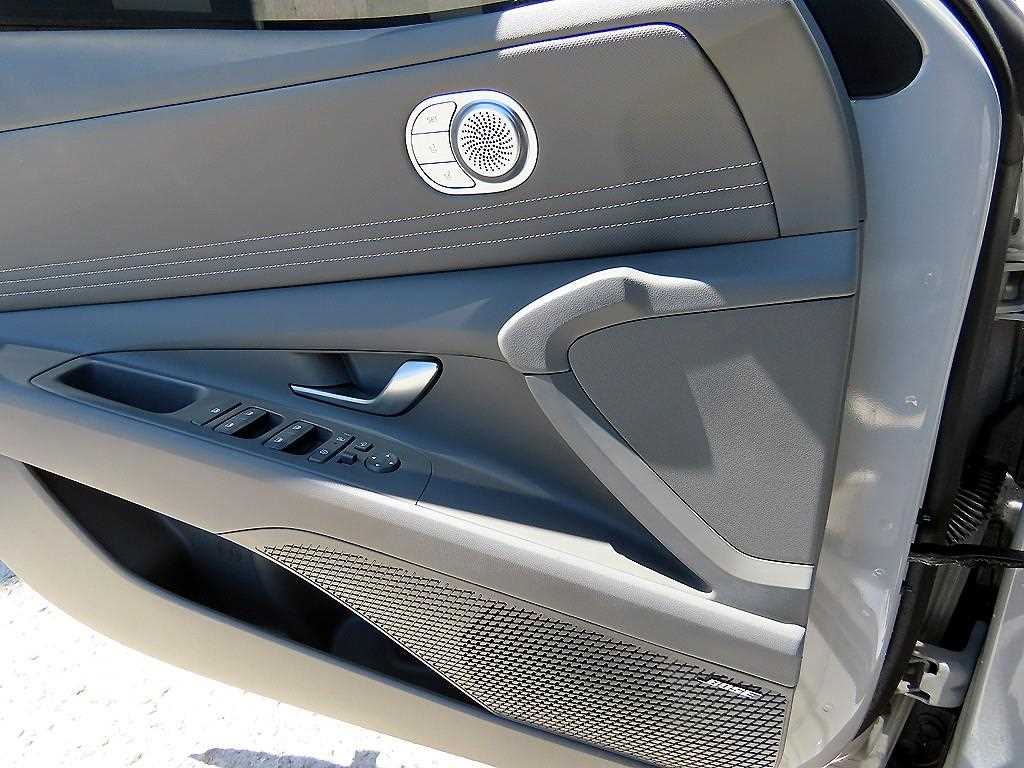 HYUNDAI Avante - Vista 11