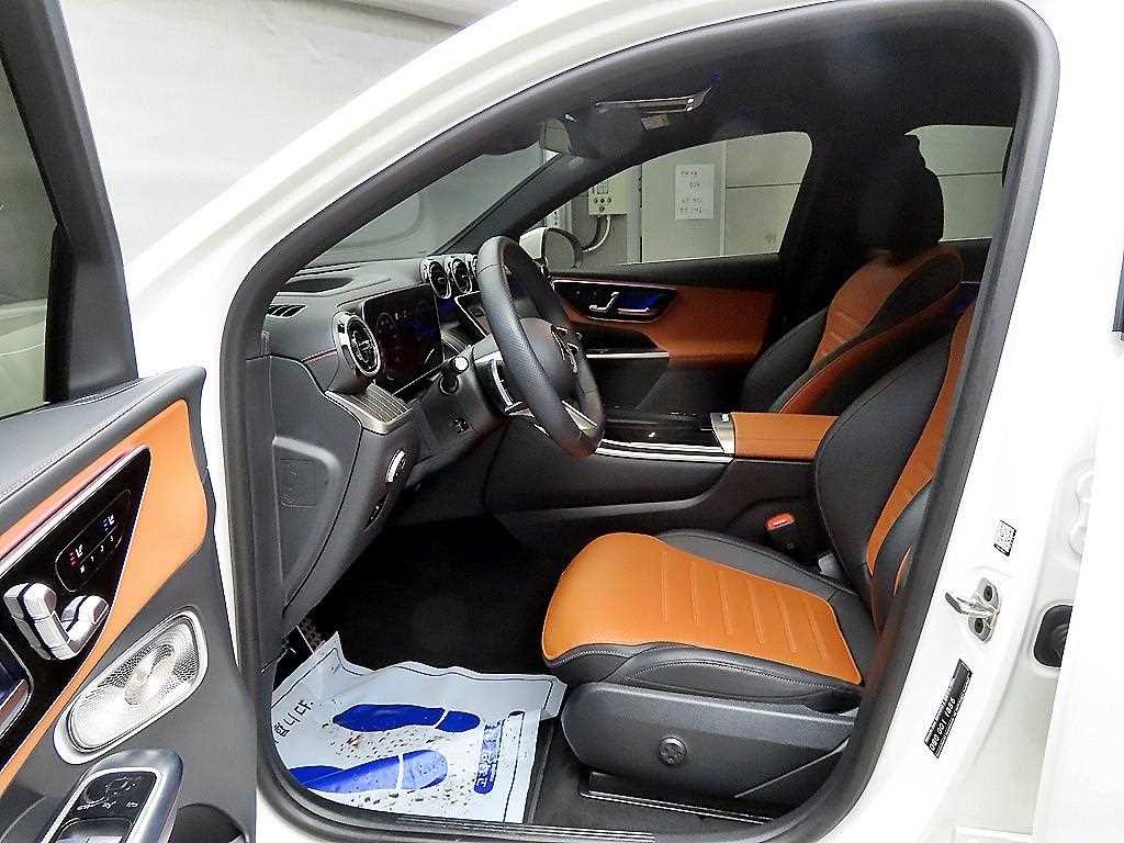 Mercedes Benz GLC Class - Vista 5