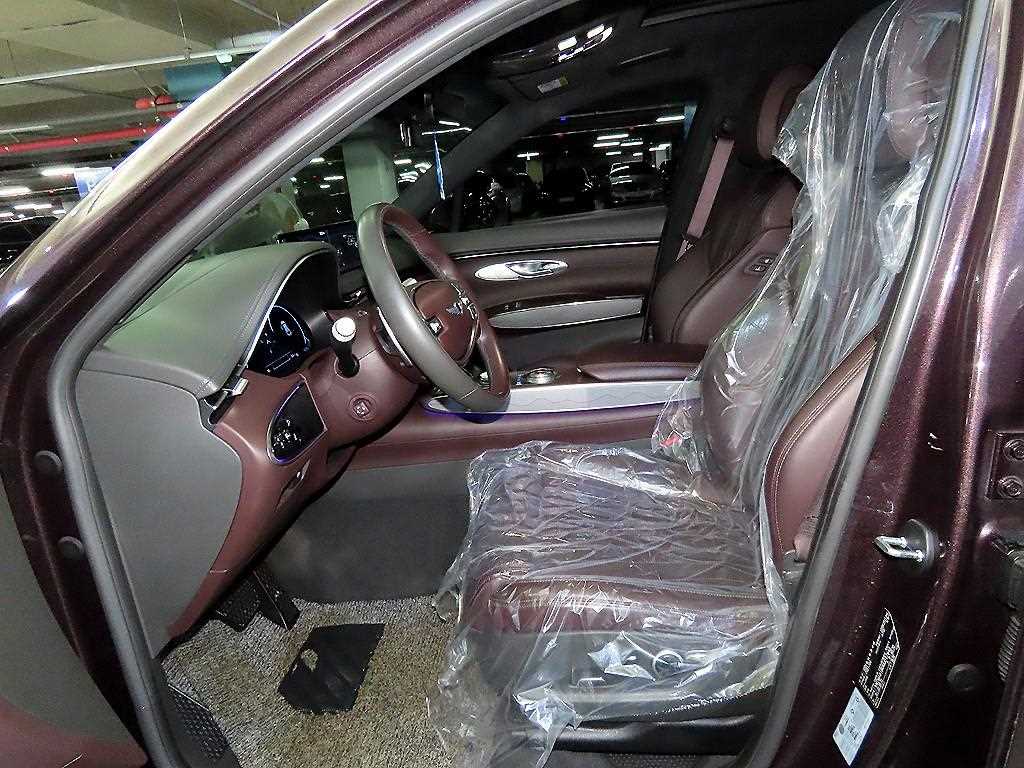 Genesis GV70 - Vista 6