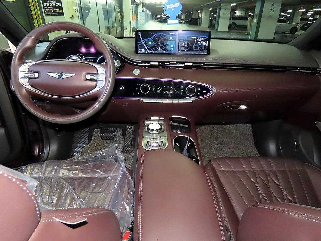 Genesis GV70 - Vista 10