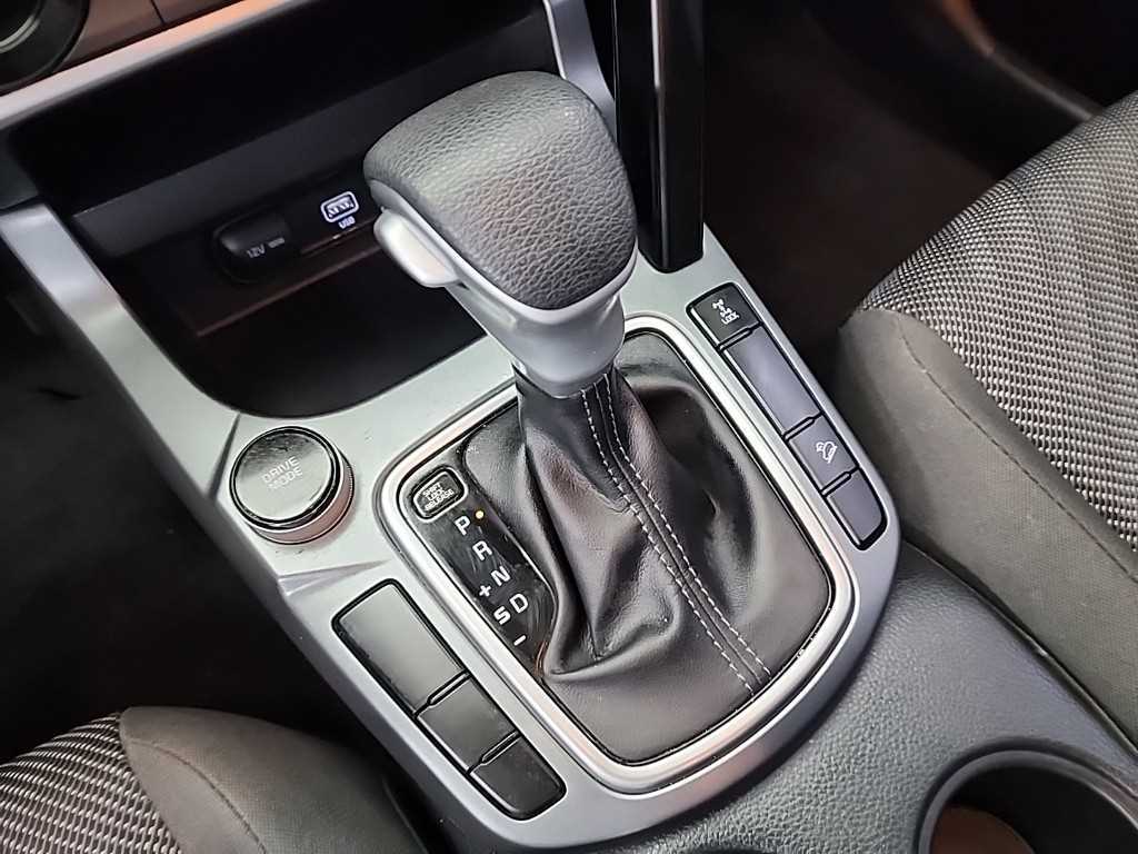 KIA Seltos - Vista 8