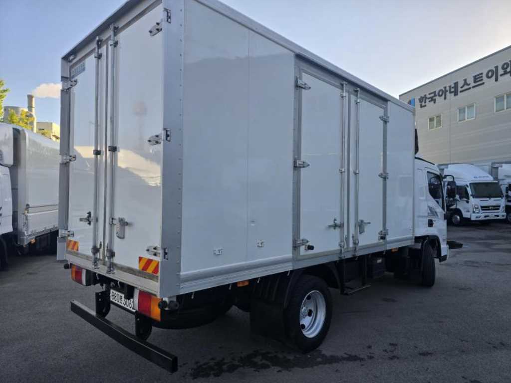 medium and large cargo truck - Vista 4