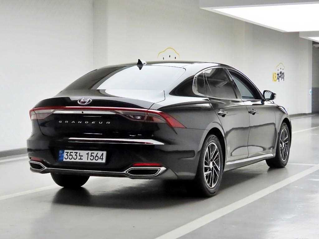 HYUNDAI Grandeur - Vista 4