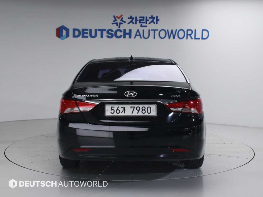 HYUNDAI Sonata - Vista 4