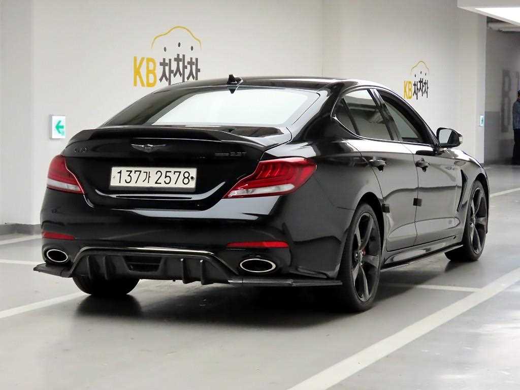 Genesis G70 - Vista 4