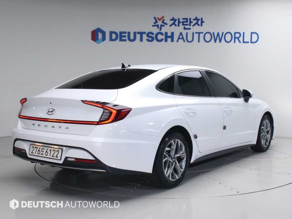 HYUNDAI Sonata - Vista 2