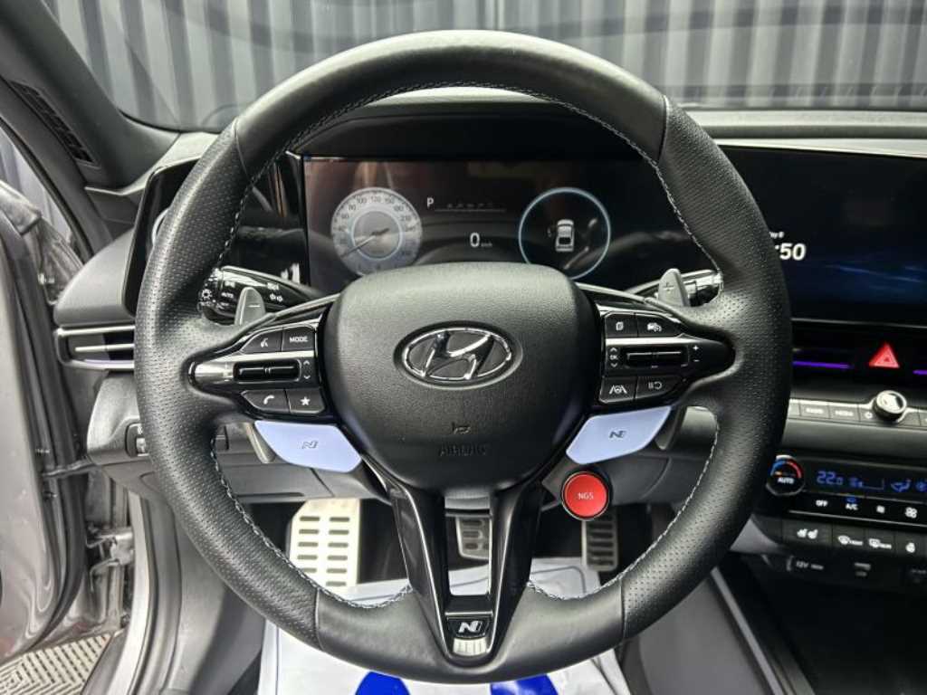 HYUNDAI Avante - Vista 10
