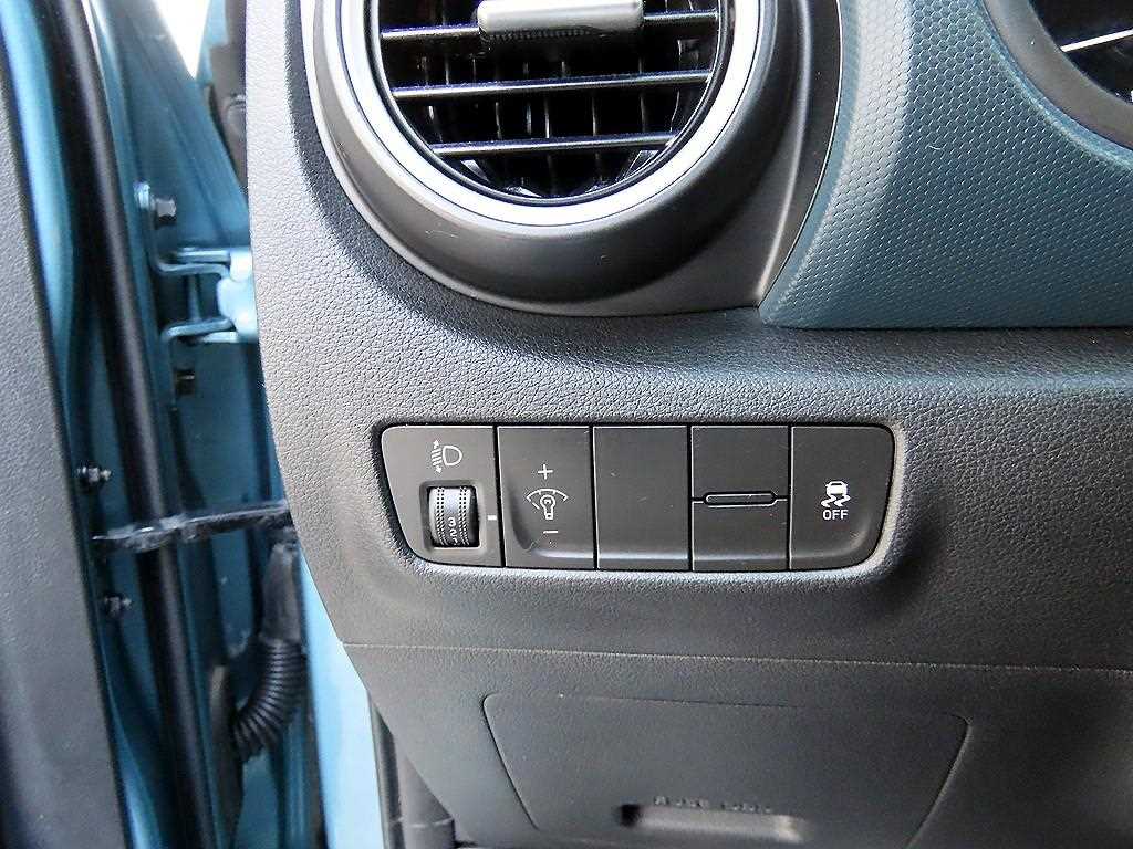 HYUNDAI Kona - Vista 12