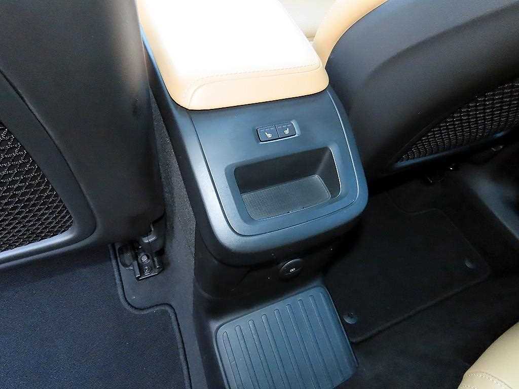 Volvo XC60 2021 Café - Importación desde Corea - HF Imports Iquique - Foto 15