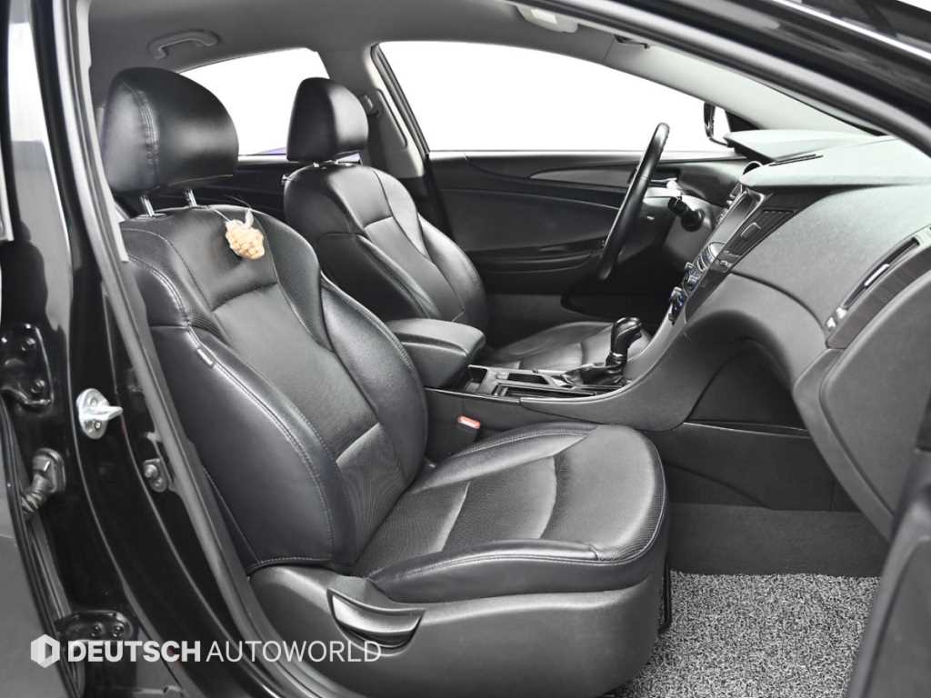 HYUNDAI Sonata - Vista 11