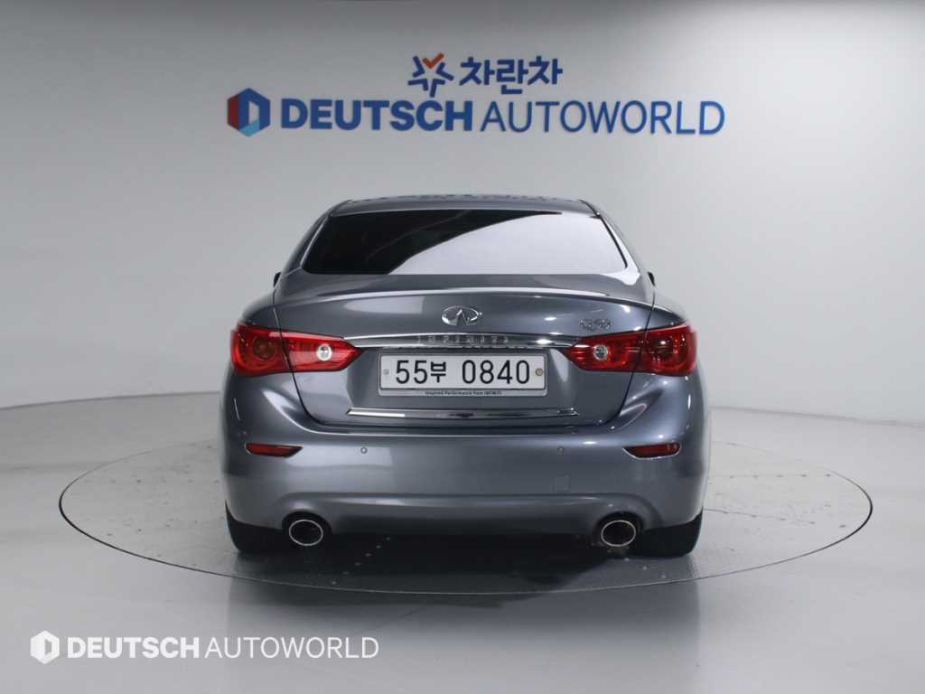 Infiniti Q - Vista 4