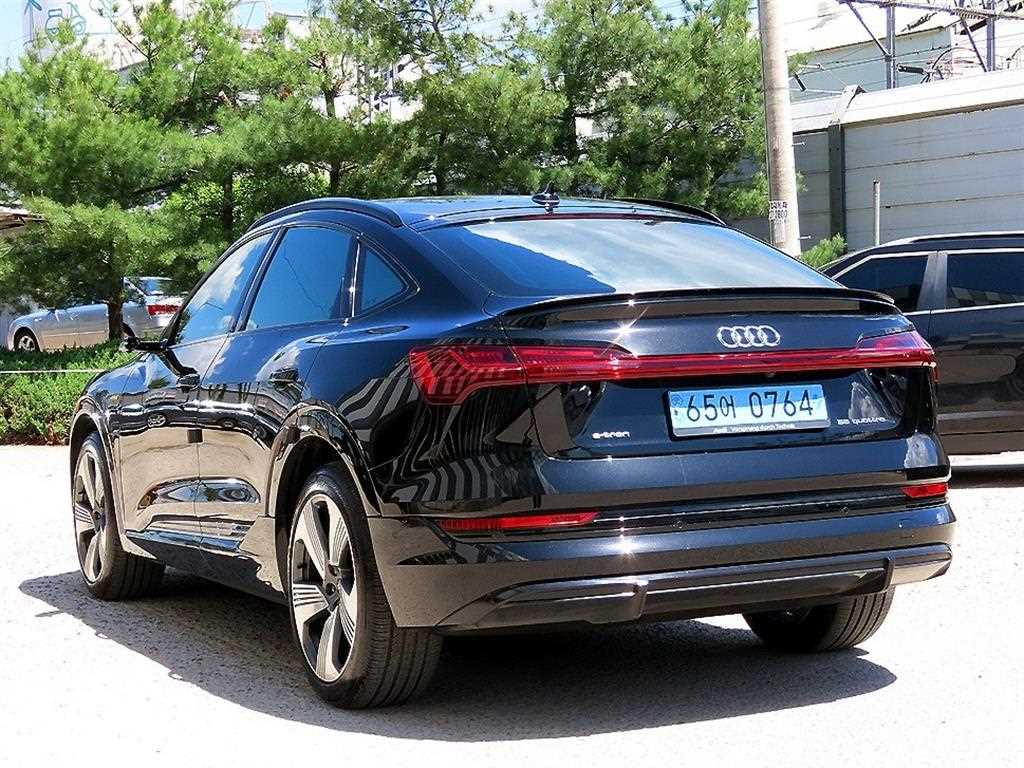 Audi e-Tron - Vista 3