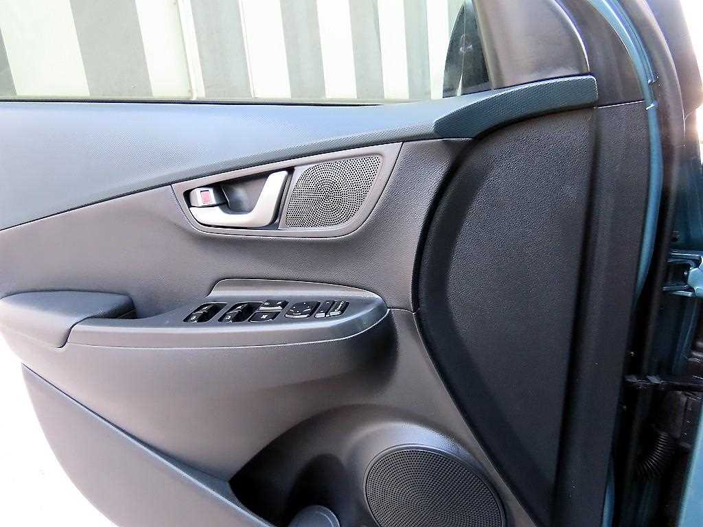 HYUNDAI Kona - Vista 11