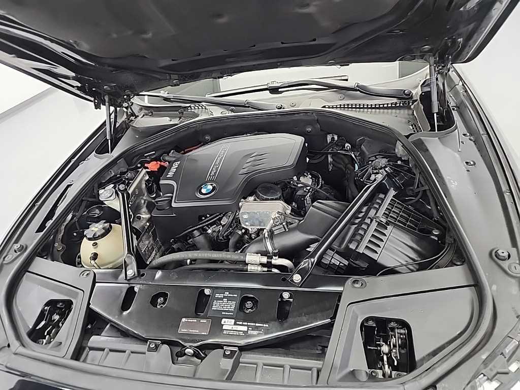 BMW 5 Series - Vista 5