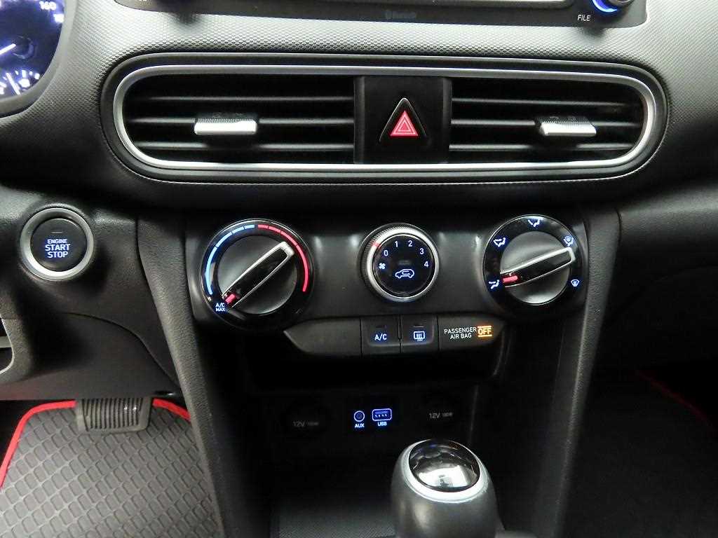 HYUNDAI Kona - Vista 9