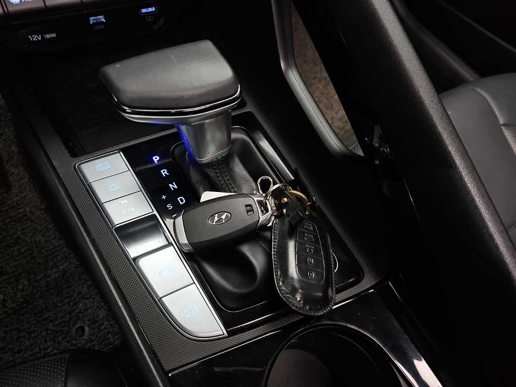 HYUNDAI Avante - Vista 8