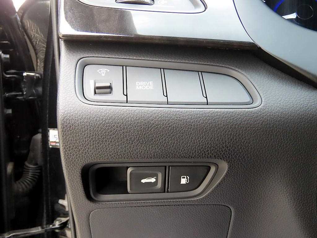 HYUNDAI Grandeur - Vista 12