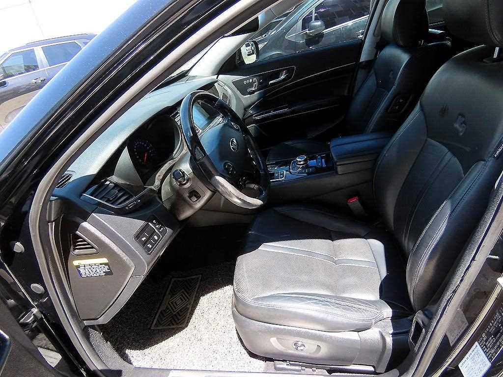KIA K9 - Vista 5