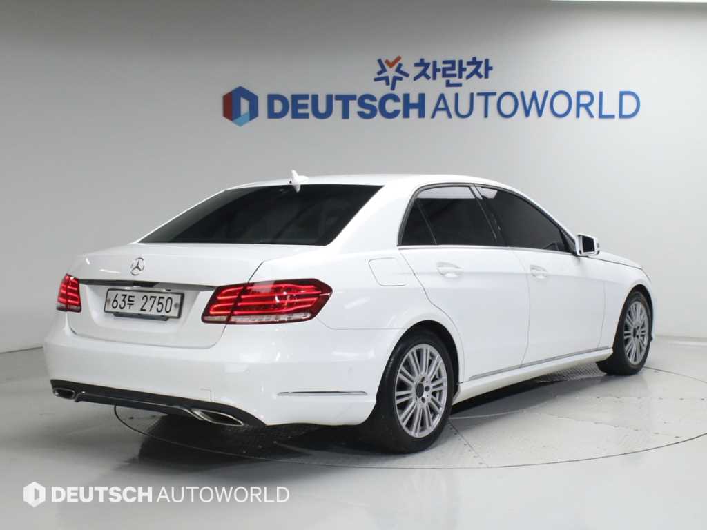 Mercedes Benz E class - Vista 2